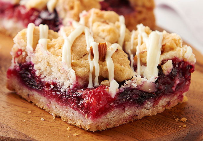 Mixed Berry Crumble Cookie Bars 
