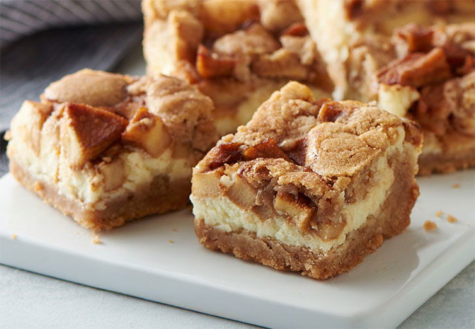 Snickerdoodle Apple Cream Cheese Bars 