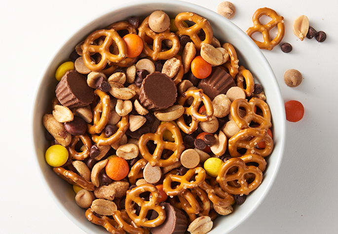 chocolate peanut butter lovers trail mix