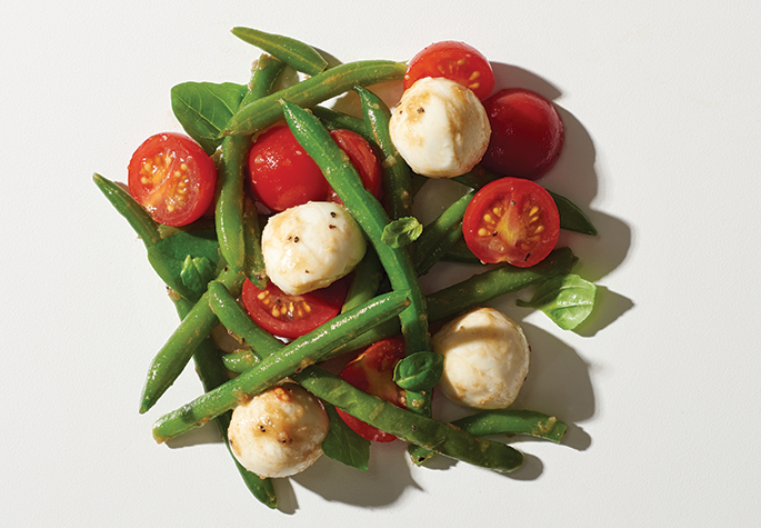 green bean caprese salad